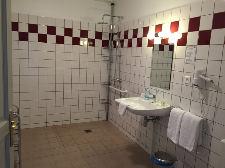 Salle de bain handicapé